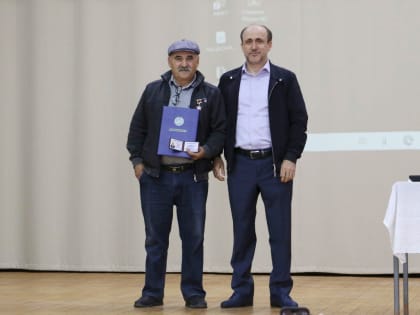 В День села Баршамай Алим Темирбулатов вручил медаль «Героя труда Кайтага» и Благодарственные письма жителям сельского поселения за добросовестный труд на благо родного края