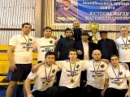 В Гумбете провели Открытый турнир по волейболу памяти Магди Юсупова