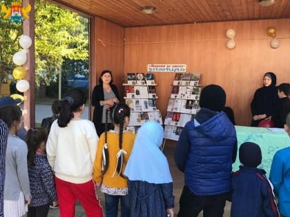 Центральная городская библиотека Махачкалинской ЦБС провела День полезной информации в сквере «Город мастеров»