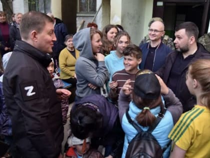 Кириенко приехал в Мариуполь, чтобы обсудить вопросы восстановления города