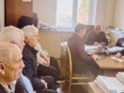 Под председательством заместителя главы администрации Новолакского района Рустама Сулейманова состоялось совещание по экономическим и земельным вопросам