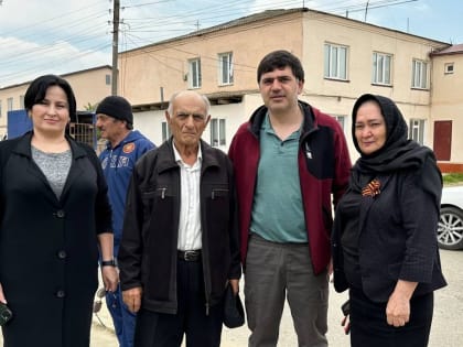 К общереспубликанскому субботнику в Новолакском районе присоединились родные и близкие участников СВО