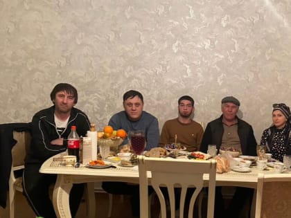 Глава с.Гамиях Новолакского района Хабиб Рашидов навестил раненого участника СВО на дому