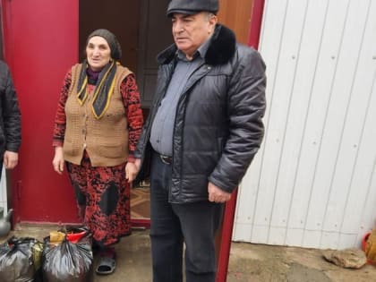 Матерей и жен участников СВО поздравляют с 8 марта в Докузпаринском районе