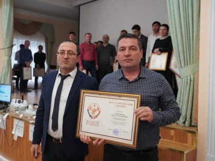 Эльдару Сайпудинову вручили Благодарственное письмо