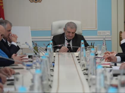 Ризван Газимагомедов провел совещание с представителями обувных предприятий Махачкалы