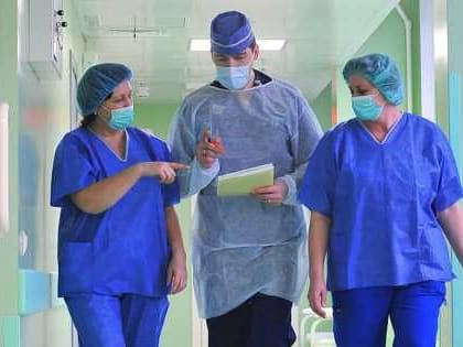 В России около 1,1 млн медиков получат новые выплаты