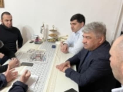 В Новолакском районе навестили семьи погибших участников специальной военной операции