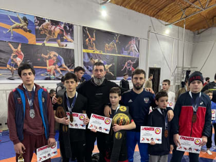 БОРЦОВСКАЯ НАДЕЖДА БУЙНАКСКА