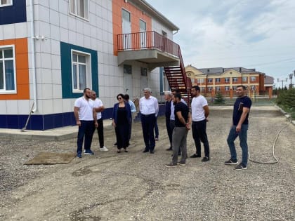 Глава Новолакского района Мамати Гамзатов посетил новые детские сады на территории переселения