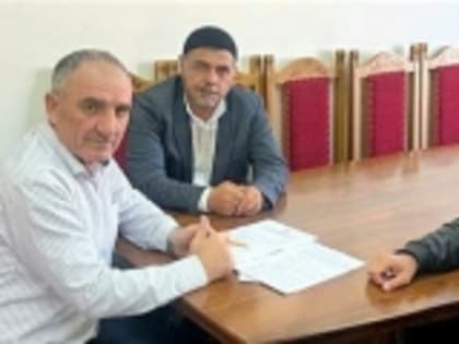 Мухтарахмед Ахмедов встретился с новым имамом Гумбетовского района Абдулой Ибрагимхановым