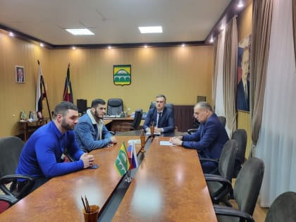 В администрации Сулейман-Стальского района состоялась встреча с участником СВО из села Ашага-Стал