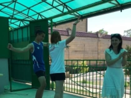 Социальные работники Минтруда Дагестана в Каякентском районе навестили детей прибывших из ДНР