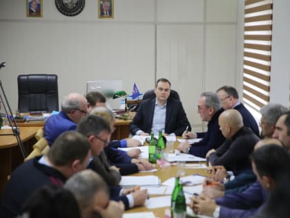 Артём Здунов провел оперативное совещание в Кизляре по поводу вспышки кишечной инфекции
