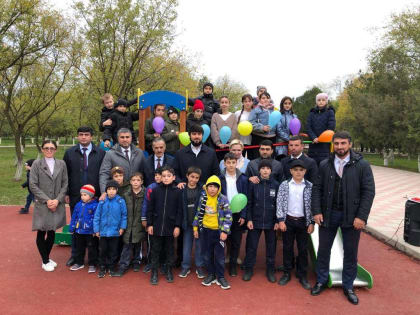 В городе Избербаш в парке Победы открыли новую детскую игровую площадку