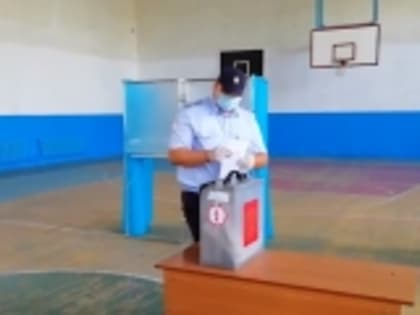 Сотрудники полиции Кизляра принимают активное участие в голосовании