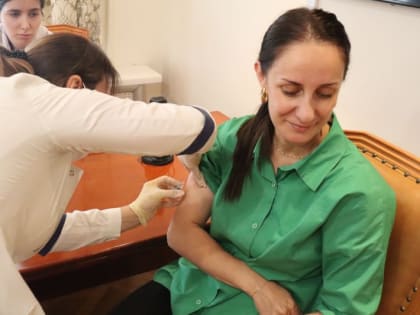 Сотрудники Минтранса РД и ГКУ «Дагестанавтодор» прошли вакцинацию от гриппа