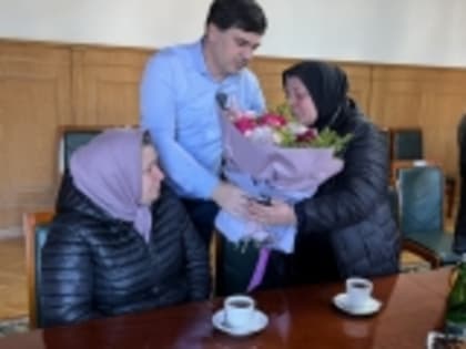 Семье погибшего в ходе СВО Мусаева Умалата вручили орден Мужества в Новолакском районе