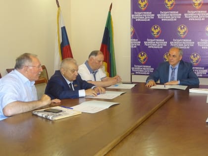 Еще две компании в Дагестане получили лицензии на осуществление предпринимательской деятельности по управлению МКД