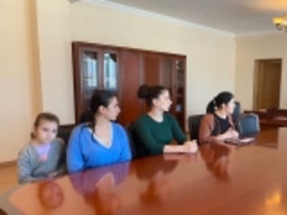 И.о главы Новолакского района Сулейман Рамазанов провел встречу с членами семей мобилизованных граждан