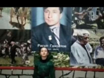 Учащаяся Мехельтинской средней школы Райханат Ибрагимова приняла участие в акции «Читаем Расула»