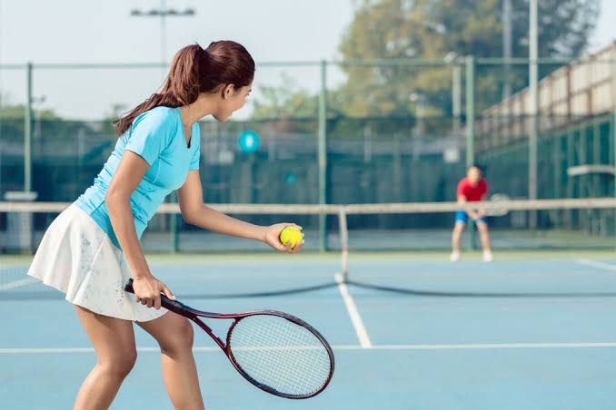 Perempuan bermain tenis/Foto: WRP Diet