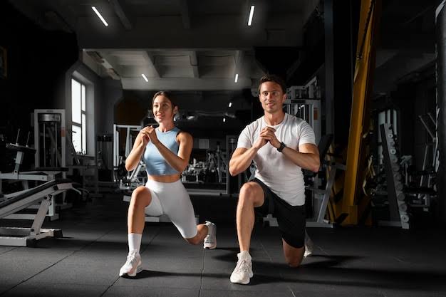Pemanasan sebelum memulai fitness/Foto: Freepik