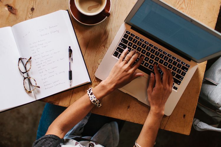 freelance writer https://www.thebalancemoney.com/how-does-freelance-writing-work-exactly-1360232
