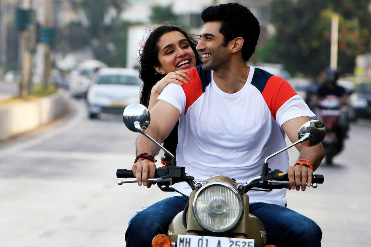 Rekomendasi film Netflix romance Bollywood Ok Jaanu. Dua sosok ambisius.