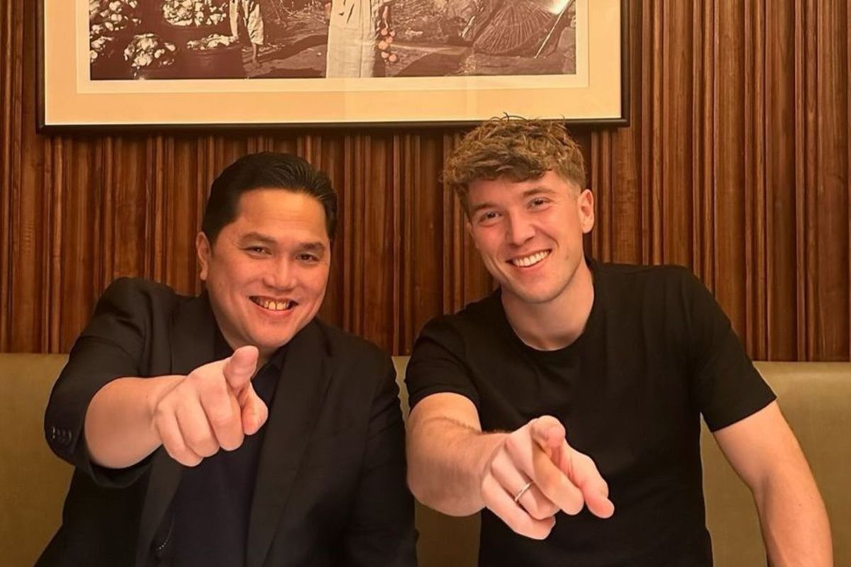 Foto Erick Thohir Bersama Ole Romeny untuk Rencana Naturalisasi Agar Bisa Bergabung Dengan Timnas Indonesia/Foto: Freepik