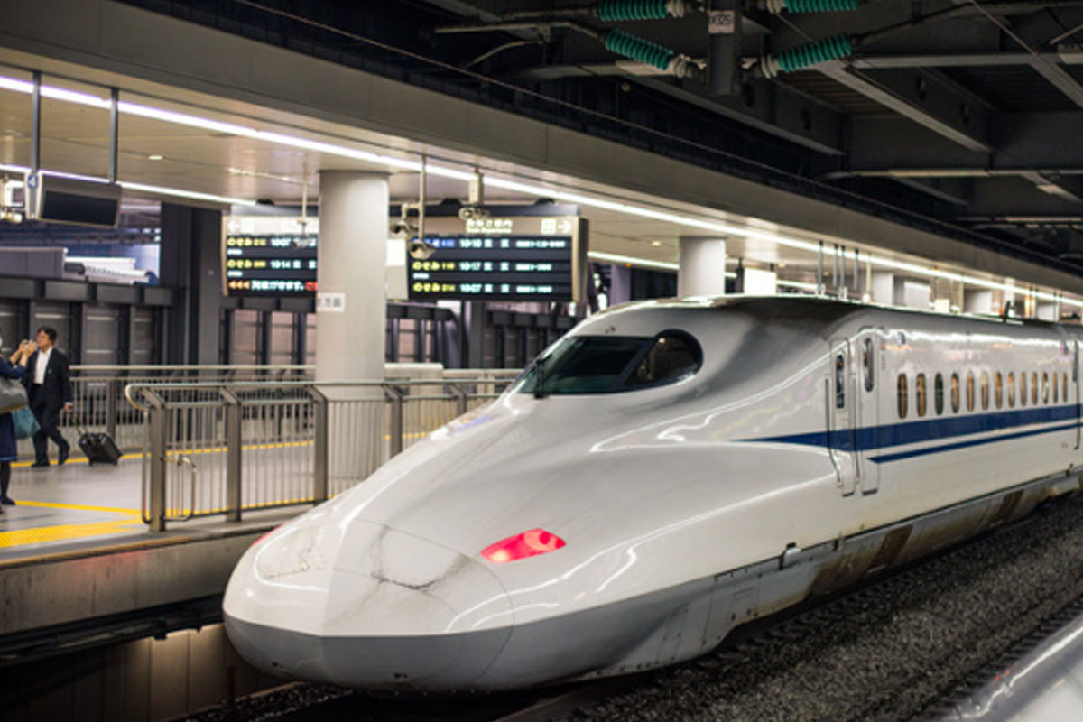 Keretan Shinkansen Jepang salah satu cara naik transportasi umum di Jepang