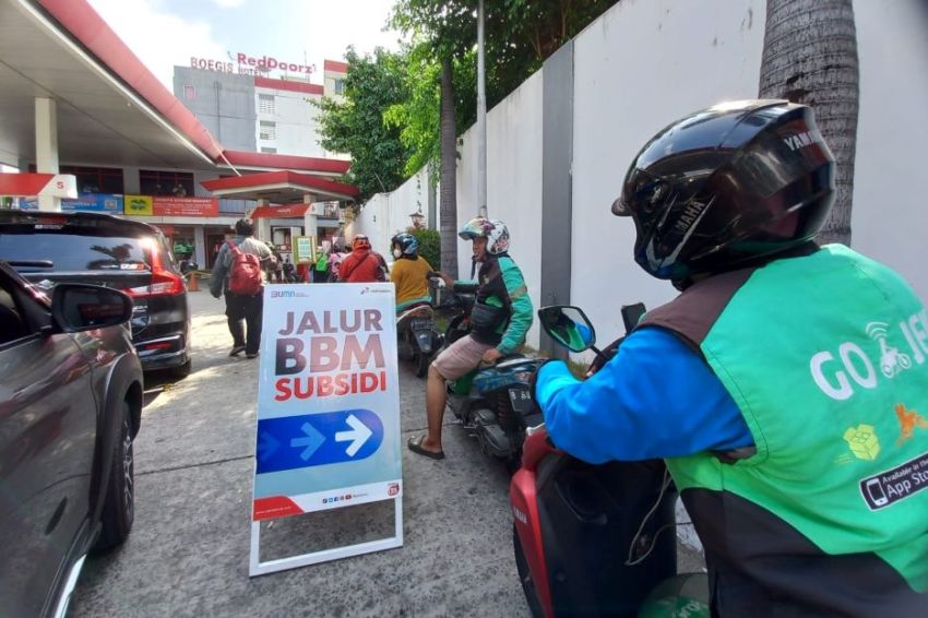 lustrasi Ojol Dilarang Beli Pertalite? Pemerintah : Tidak Masuk Kriteria/Foto: Freepik
