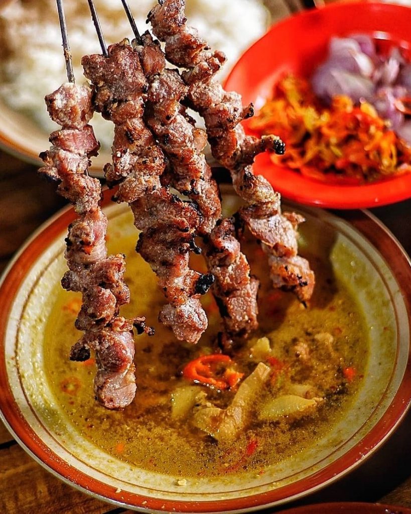 Sate Klatak Disajikan dengan Kuah Kuning yang Lezat/Foto: Freepik