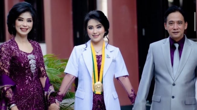 Sosok Lady Aurellia Pramesti! Anak Pejabat yang Diduga Jadi Dalang Kasus Viral Penganiayaan Dokter Koas/Foto: Freepik
