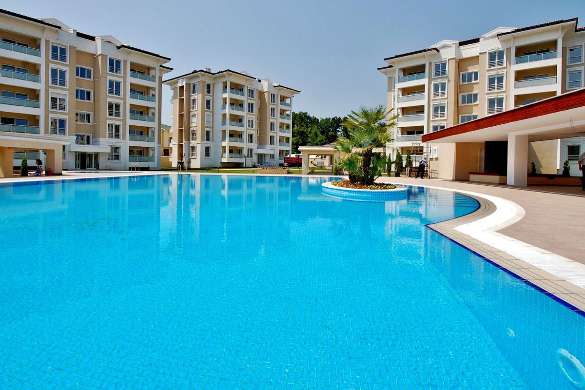 Rekomendasi hotel di Jakarta timur yang punya kolam renang
