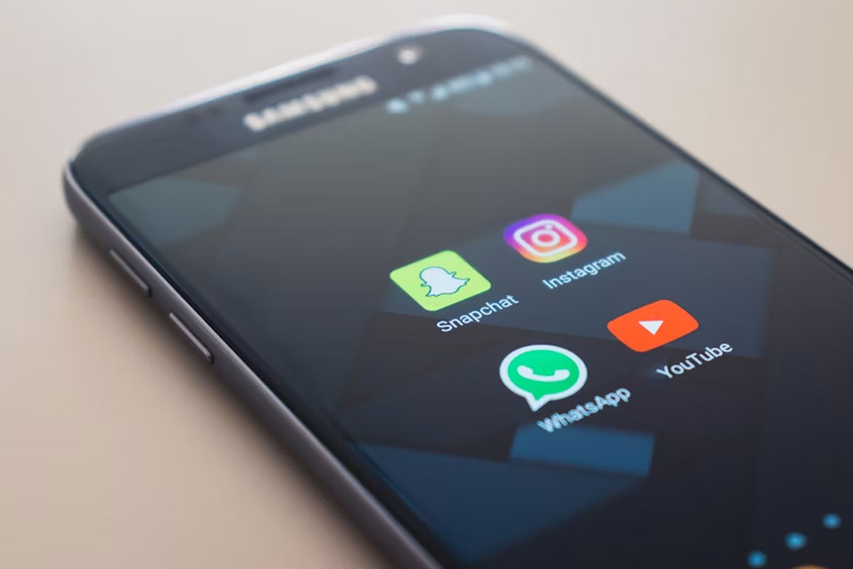 Ilustrasi Whatsapp. Bagaimana cara penggunaan Meta AI di Whatsapp? (Unsplash.com/ Christian Wiediger)