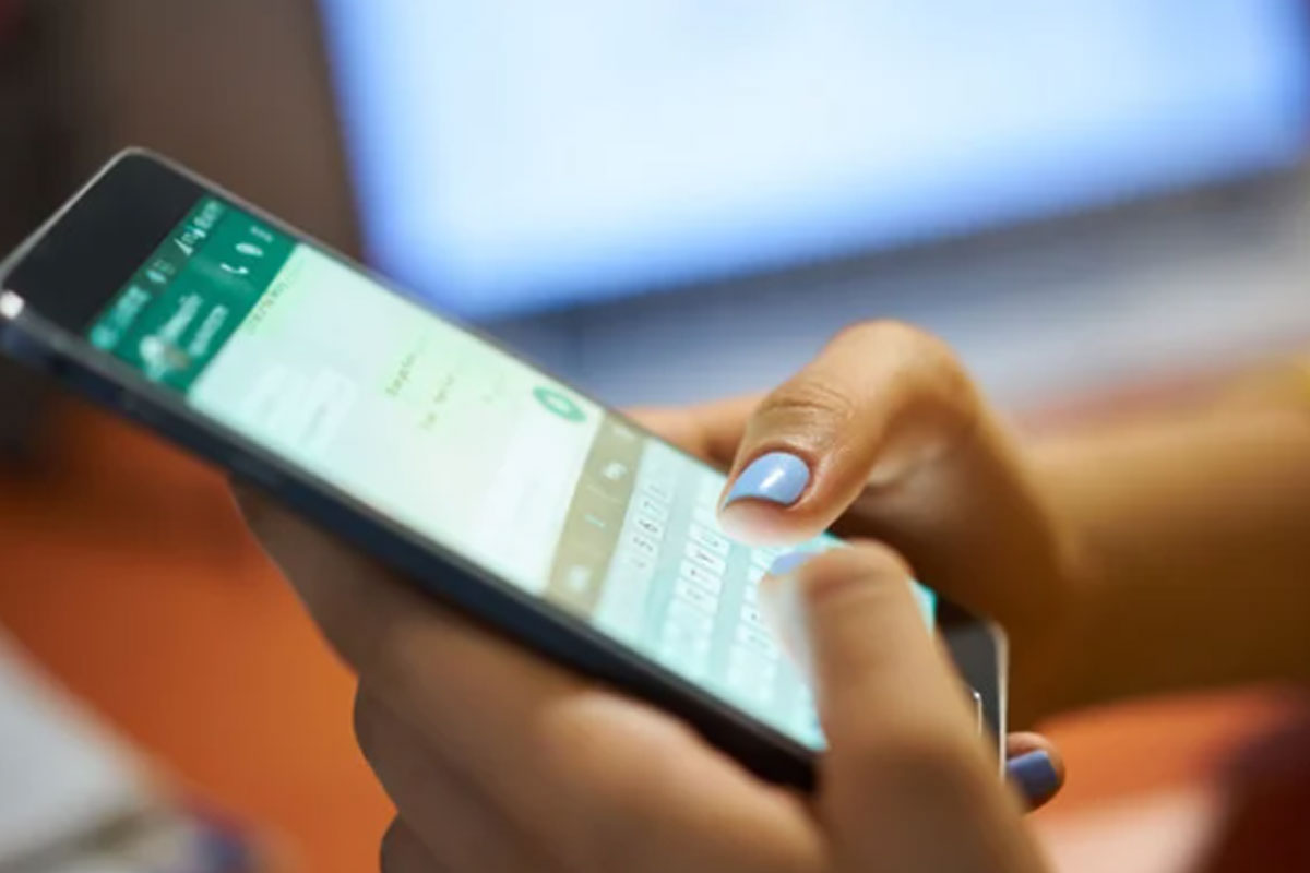 Cara buat status Whatsapp pakai musik yang dapat memberikan rekomendasi kepada pengguna lain.