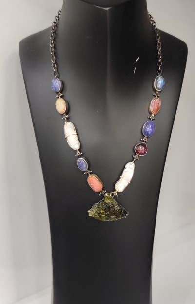 Doğal taşlı kolye