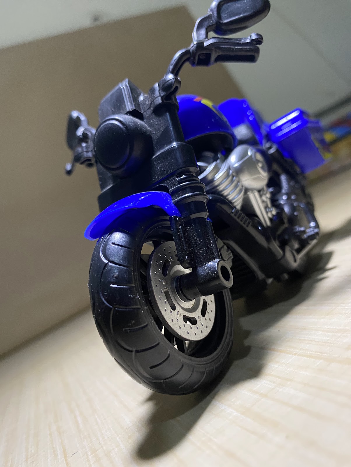Cruisin' Blue Die-Cast Cruiser Motorcycle Model view 7
