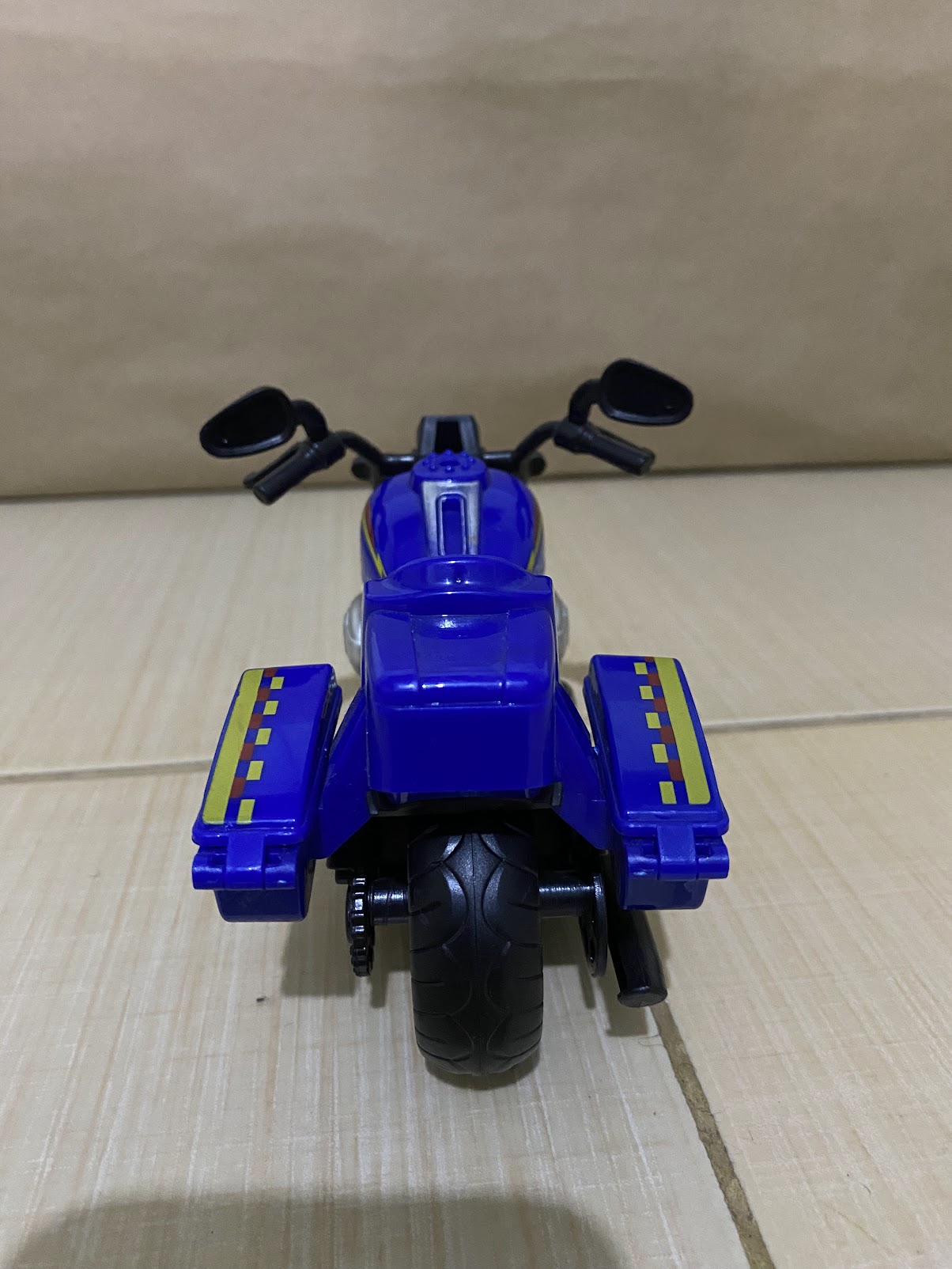 Cruisin' Blue Die-Cast Cruiser Motorcycle Model view 10
