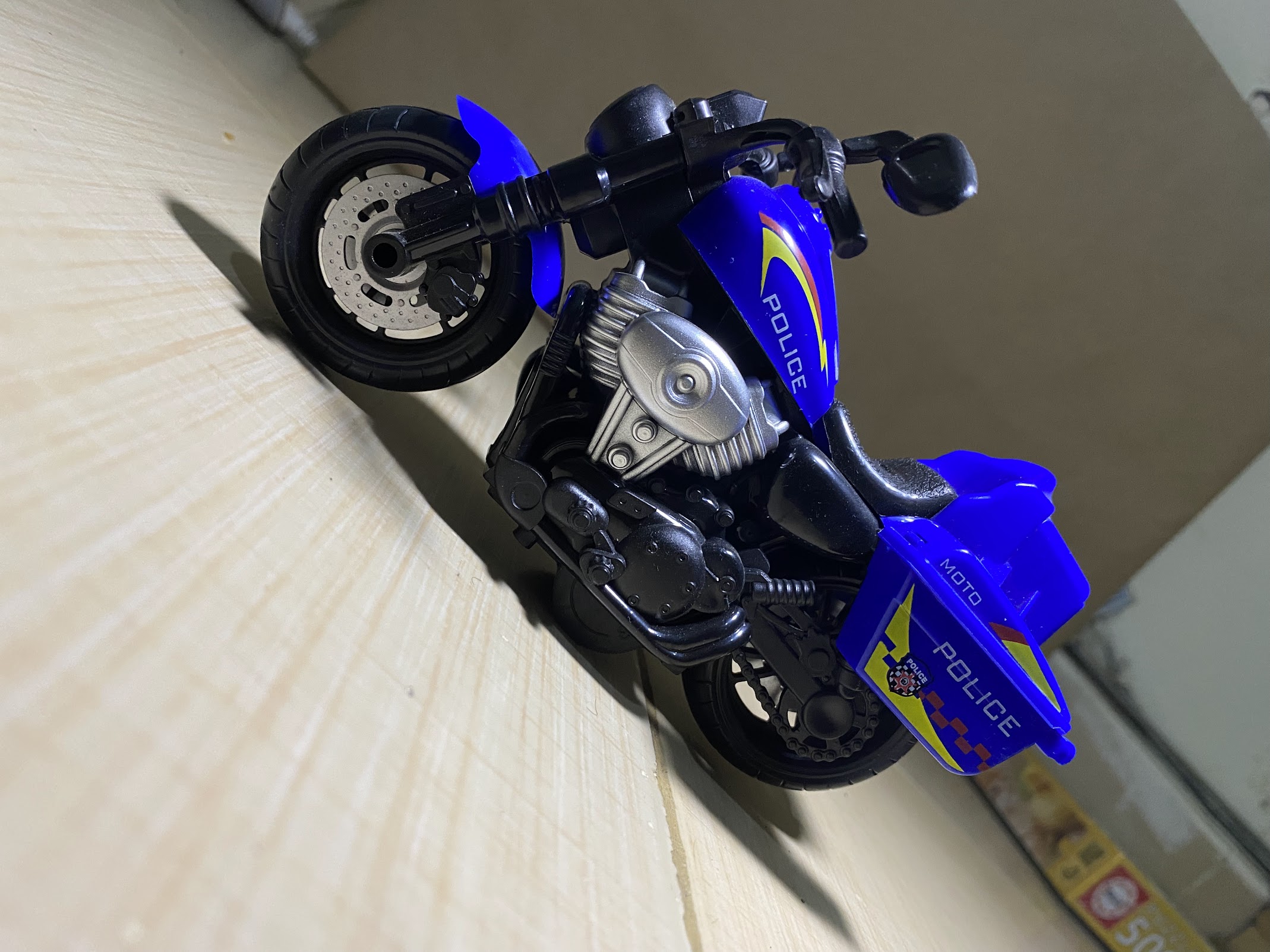 Cruisin' Blue Die-Cast Cruiser Motorcycle Model view 13