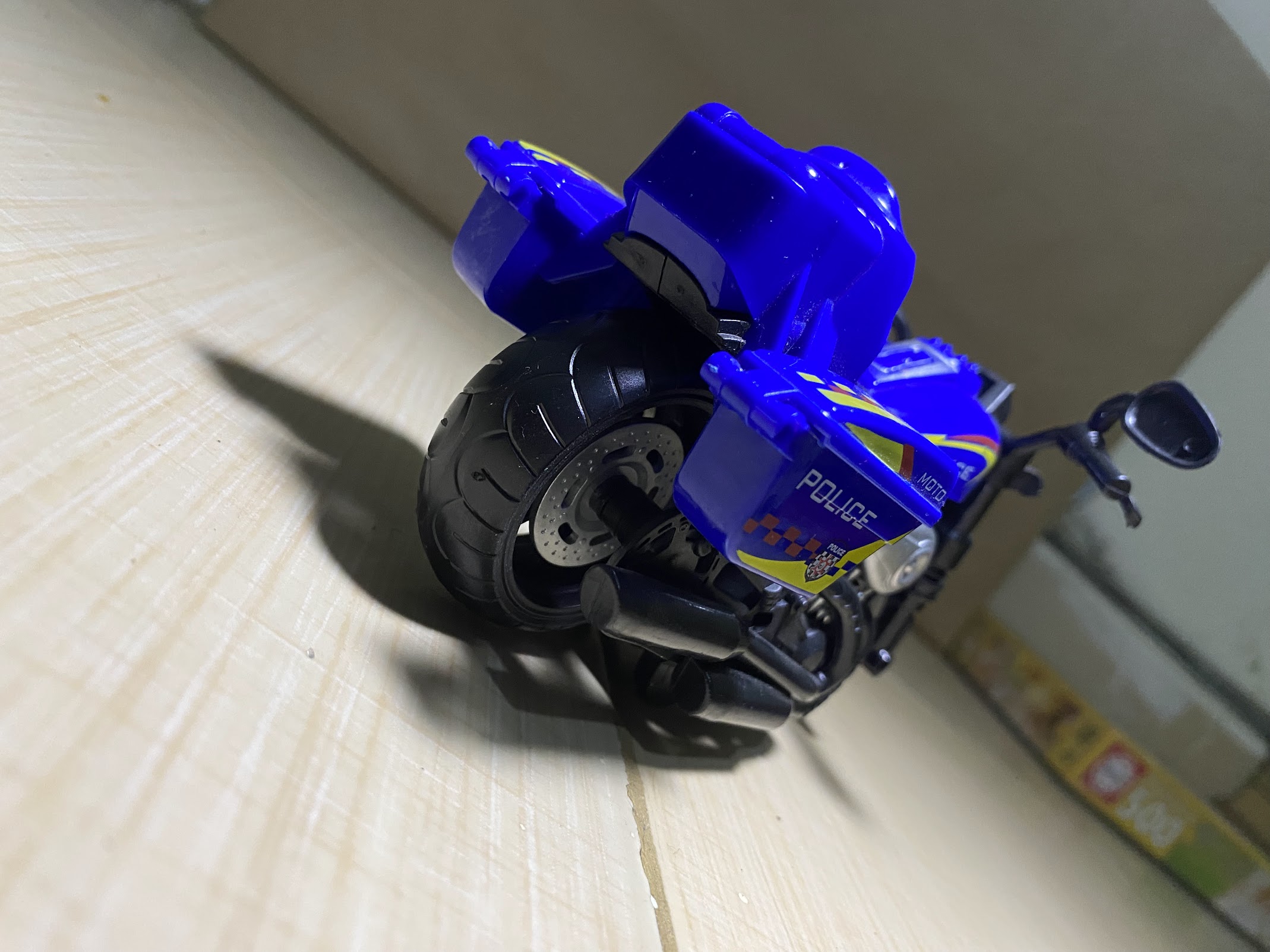 Cruisin' Blue Die-Cast Cruiser Motorcycle Model view 14