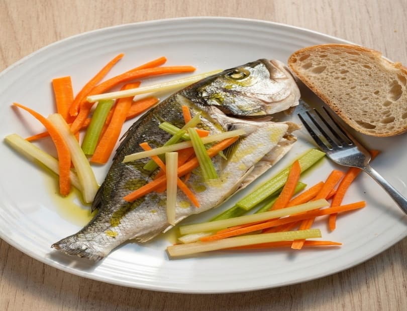 branzino vapore carote sedano ricetta