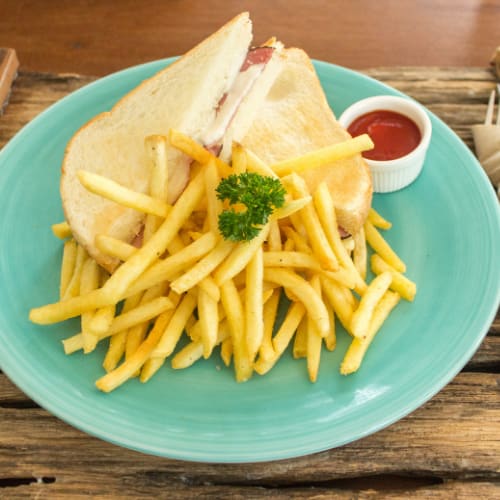 Egg Sandwich with fries