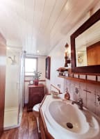 NEW-BeatriceMasterBathR.jpg