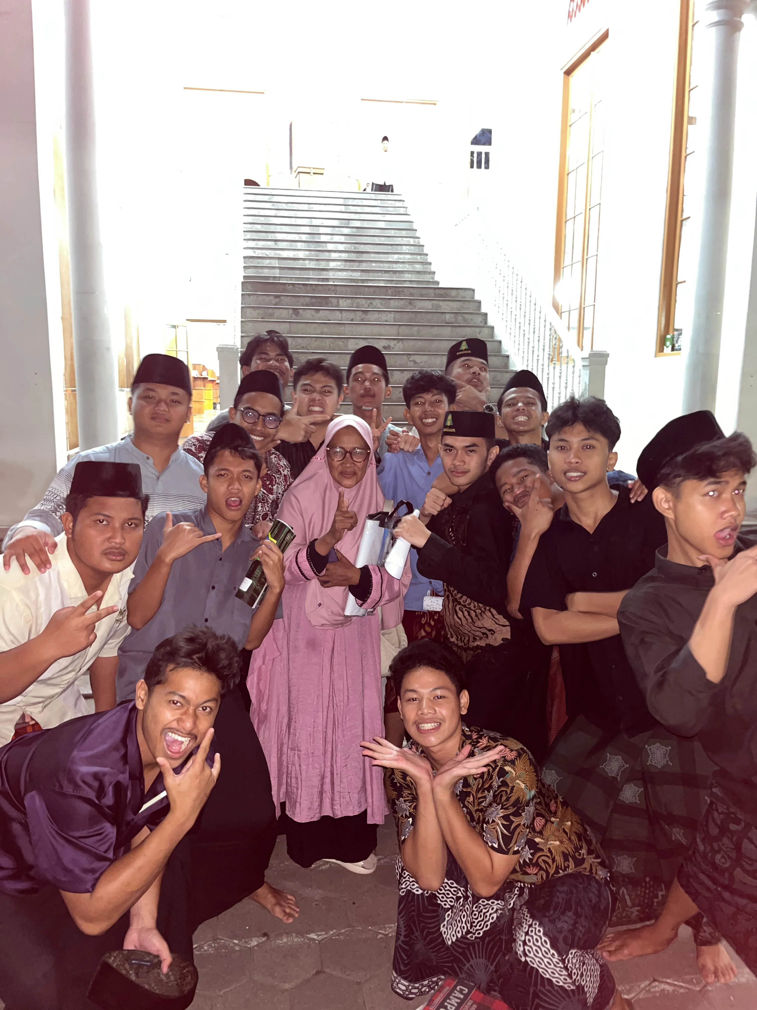 Foto kelas XII 5 SMA (SOCIALE' ALLSTAR) ke-4