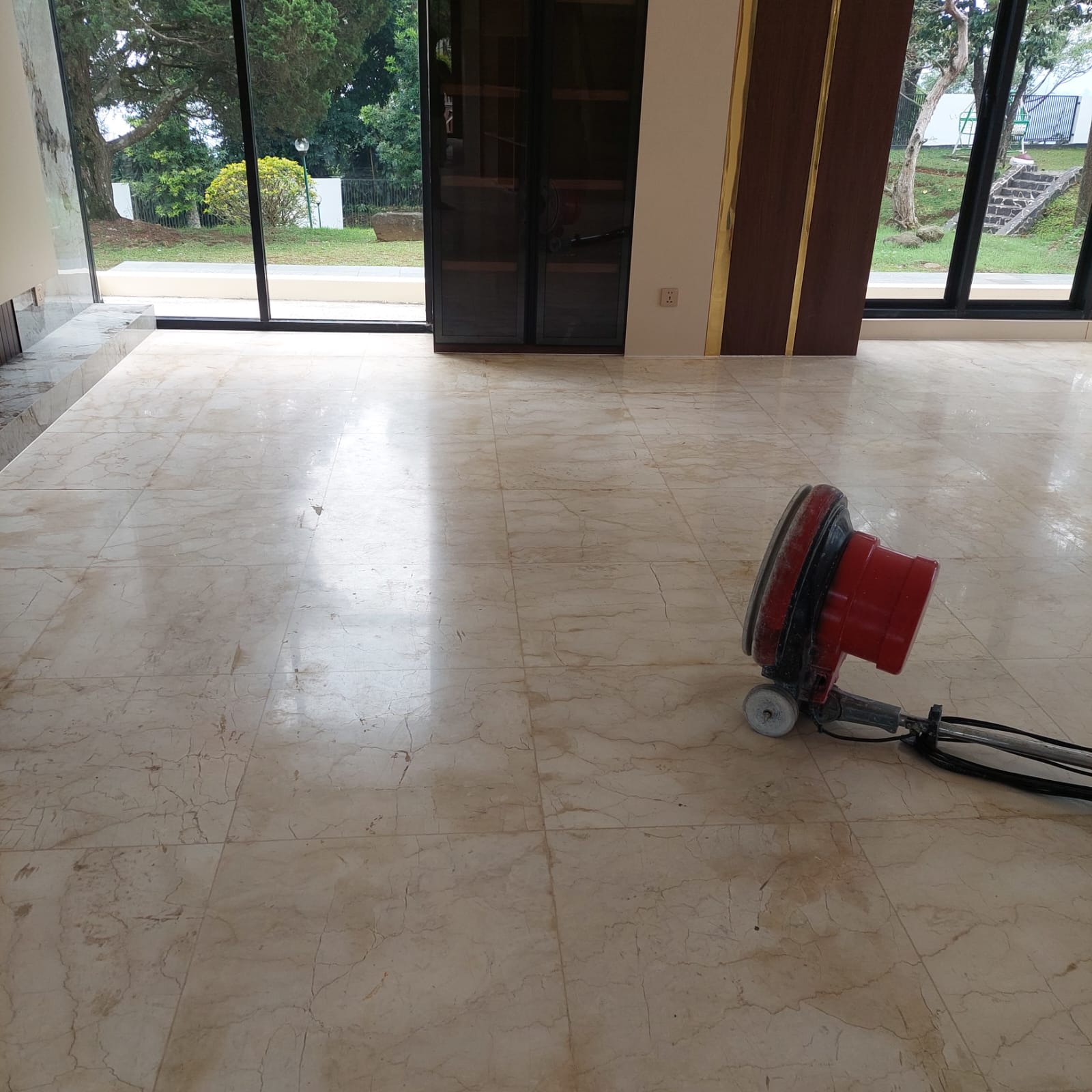 Lantai Kusam Sebelum