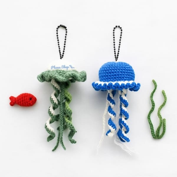 Gantungan kunci rajut model ubur ubur