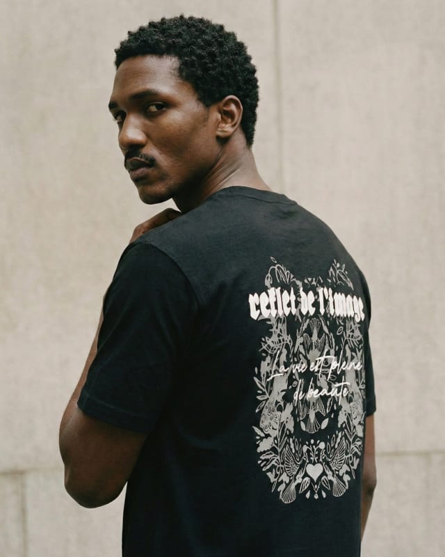 De Beauté Botanical Graphic Print T-Shirt view 2