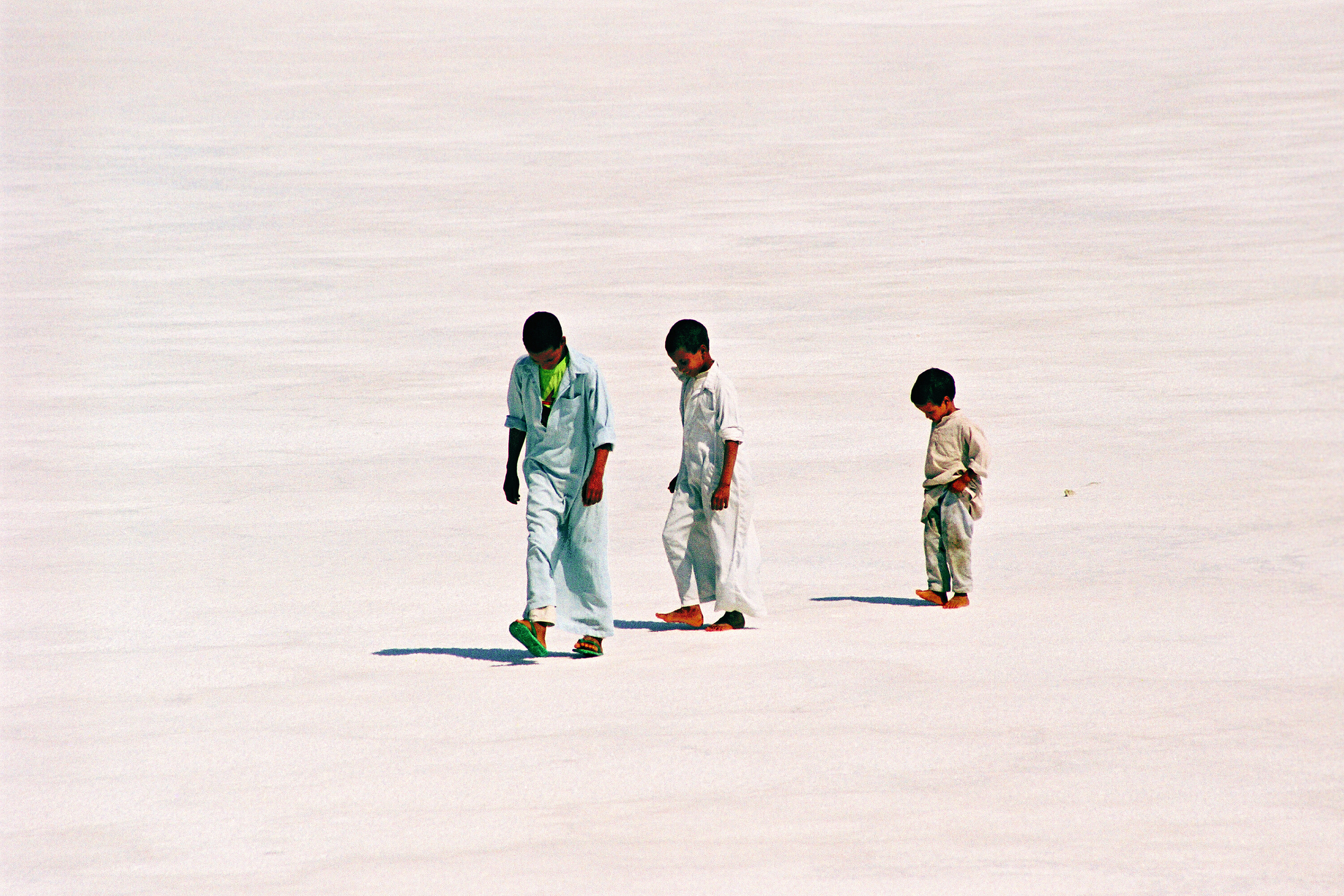Trois frères, désert de sel, Siwa - Axel Derriks